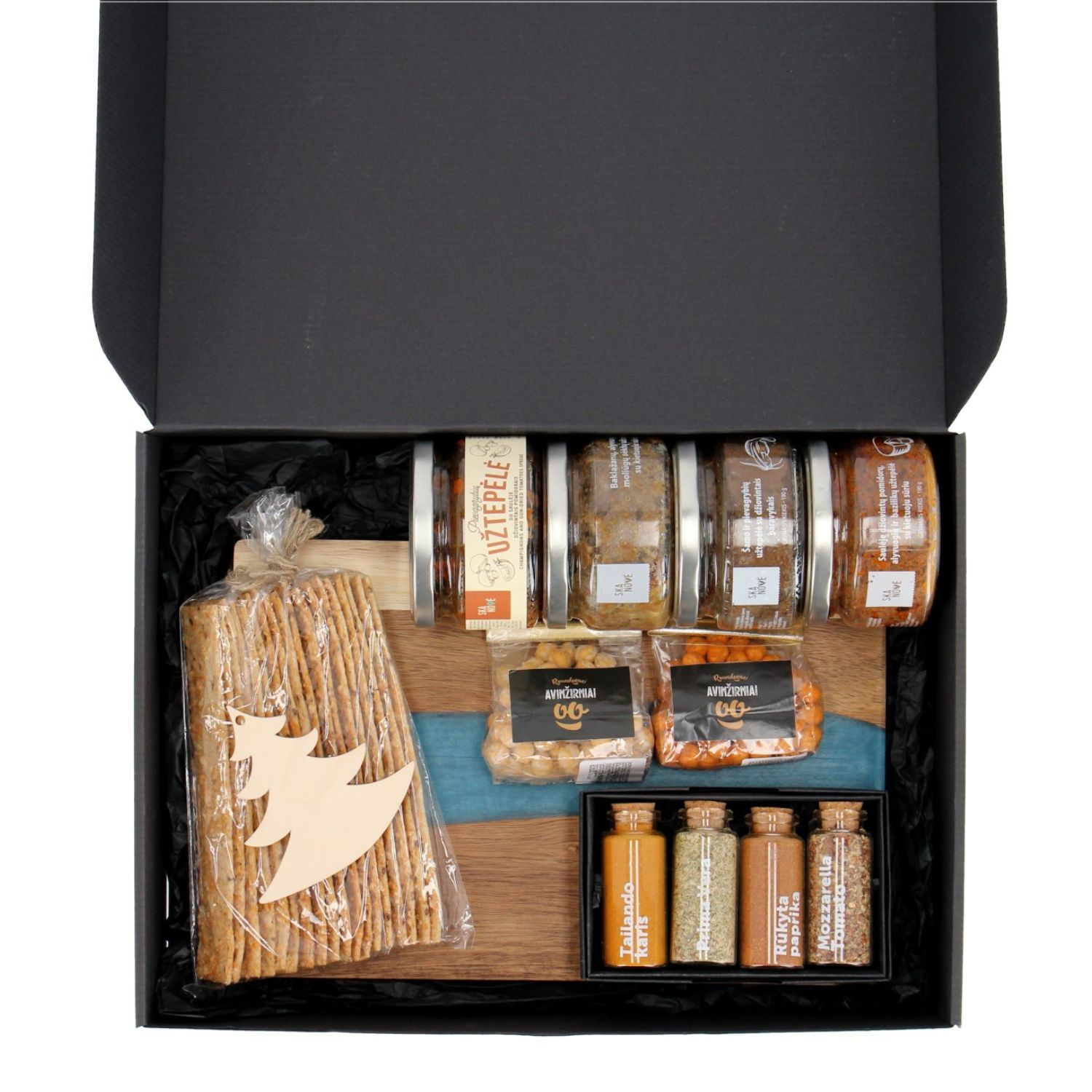 Kalediniai-verslo-dovanu-rinkiniai-Sventinis-skanestas-2.jpg Kalėdinis dovanų rinkinys Šventinis skanėstas įpakuotas juodoje dėžutėje ant kurios galima logotipo spauda