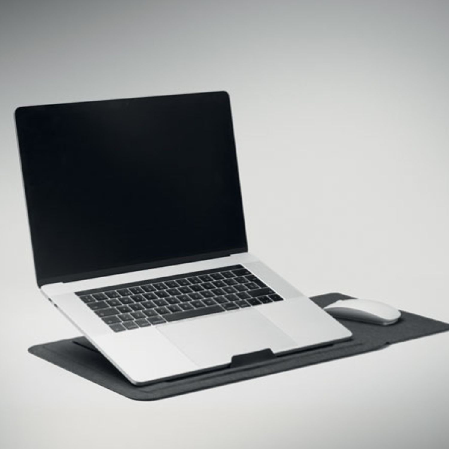 Nesiojamo-kompiuterio-deklas-Practic-Juoda-4.jpg Juoda