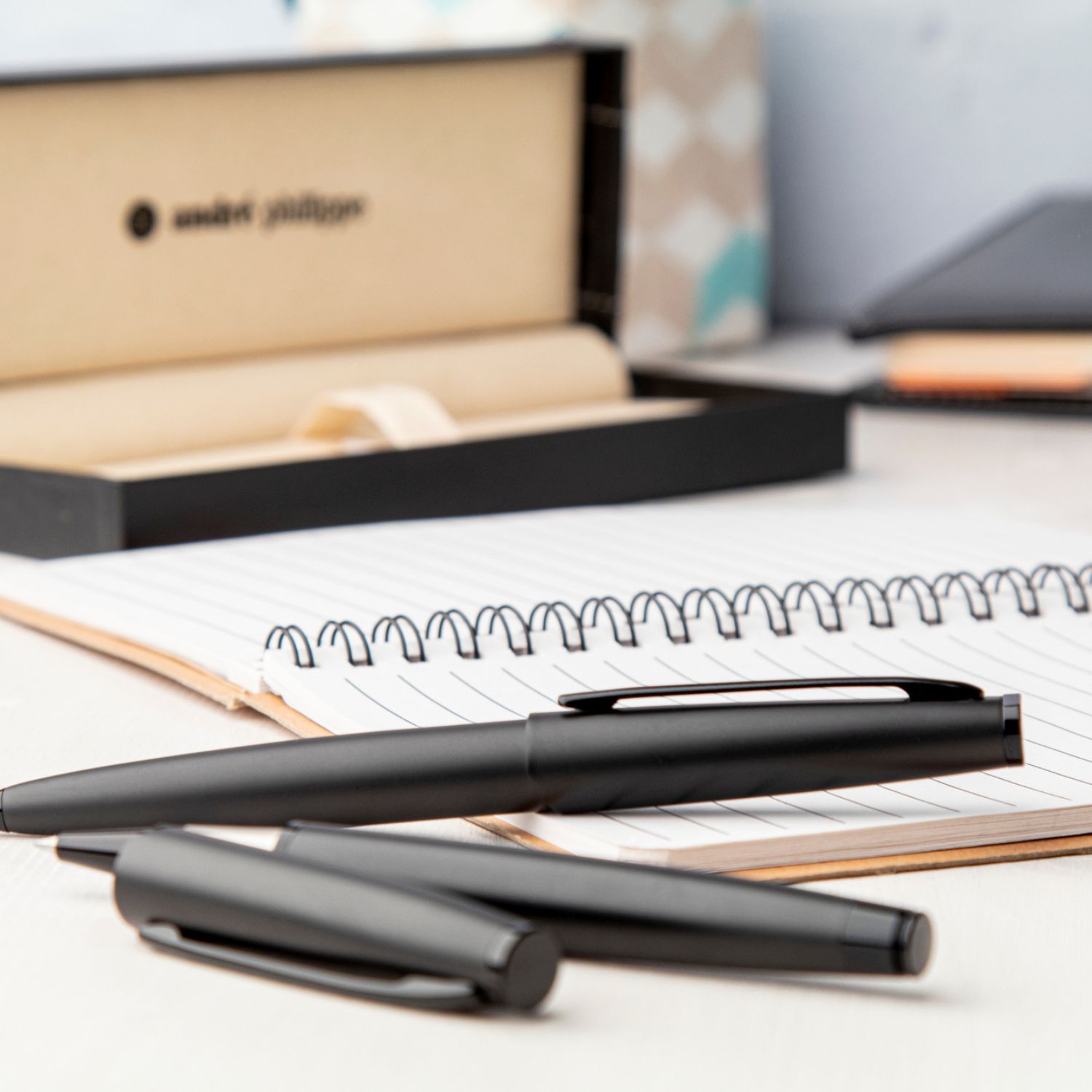 Rasikliu-rinkinys-Marmande-Juoda-4.jpg Juoda